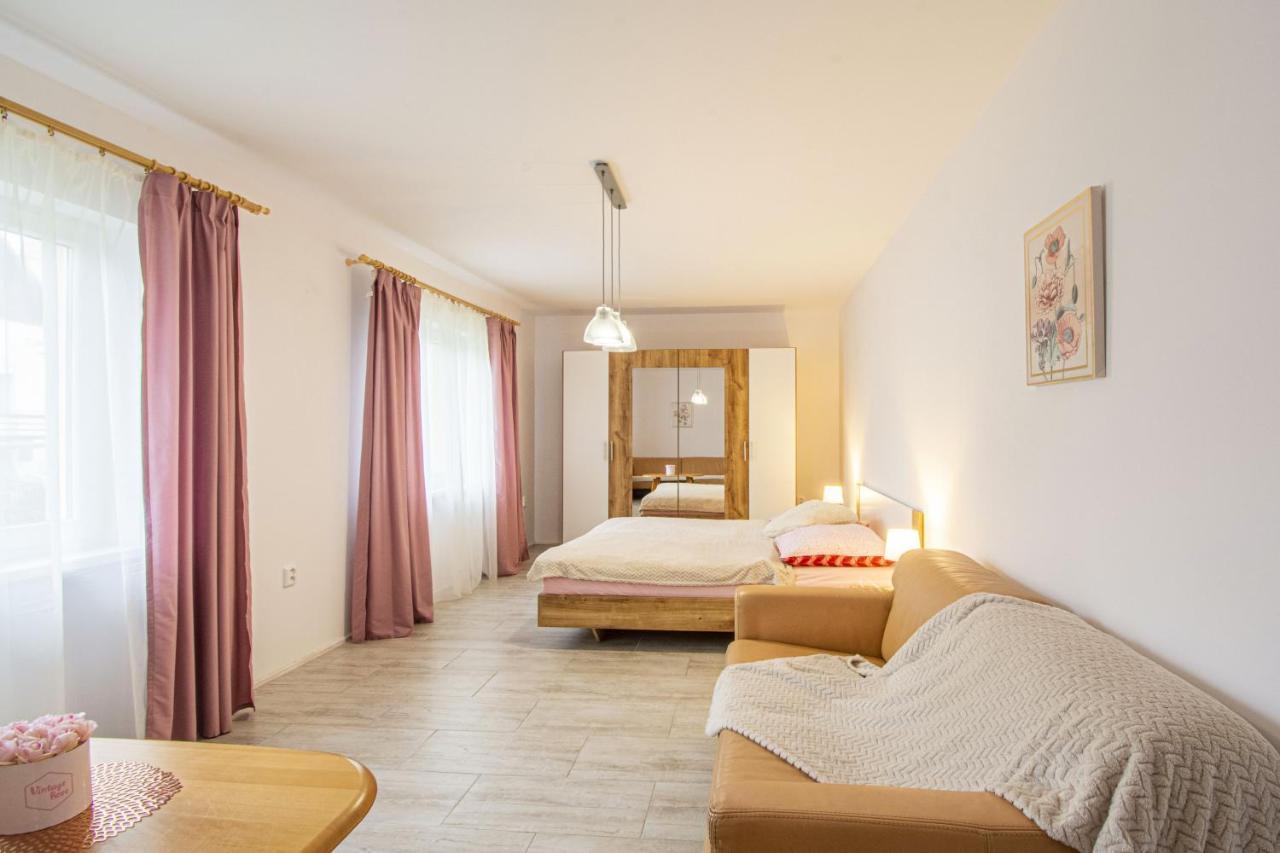 Velky Apartman Zlamanka Kroměříž Buitenkant foto