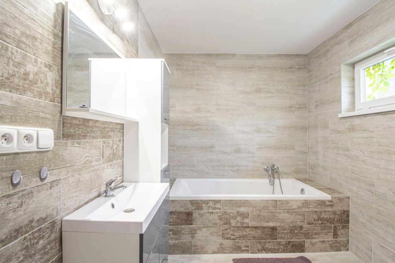 Velky Apartman Zlamanka Kroměříž Buitenkant foto